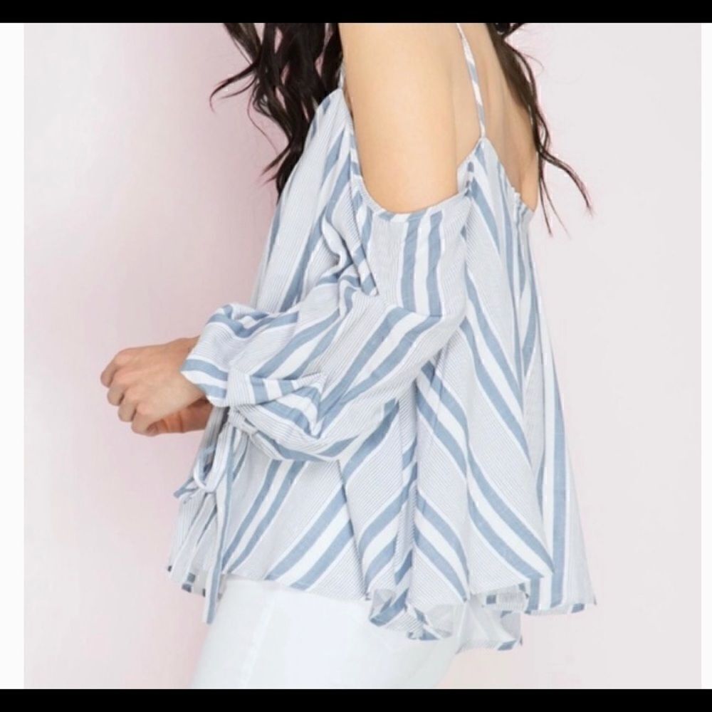 She + Sky Vertical Striped Cold Shoulder Top - Picture 2 of 6